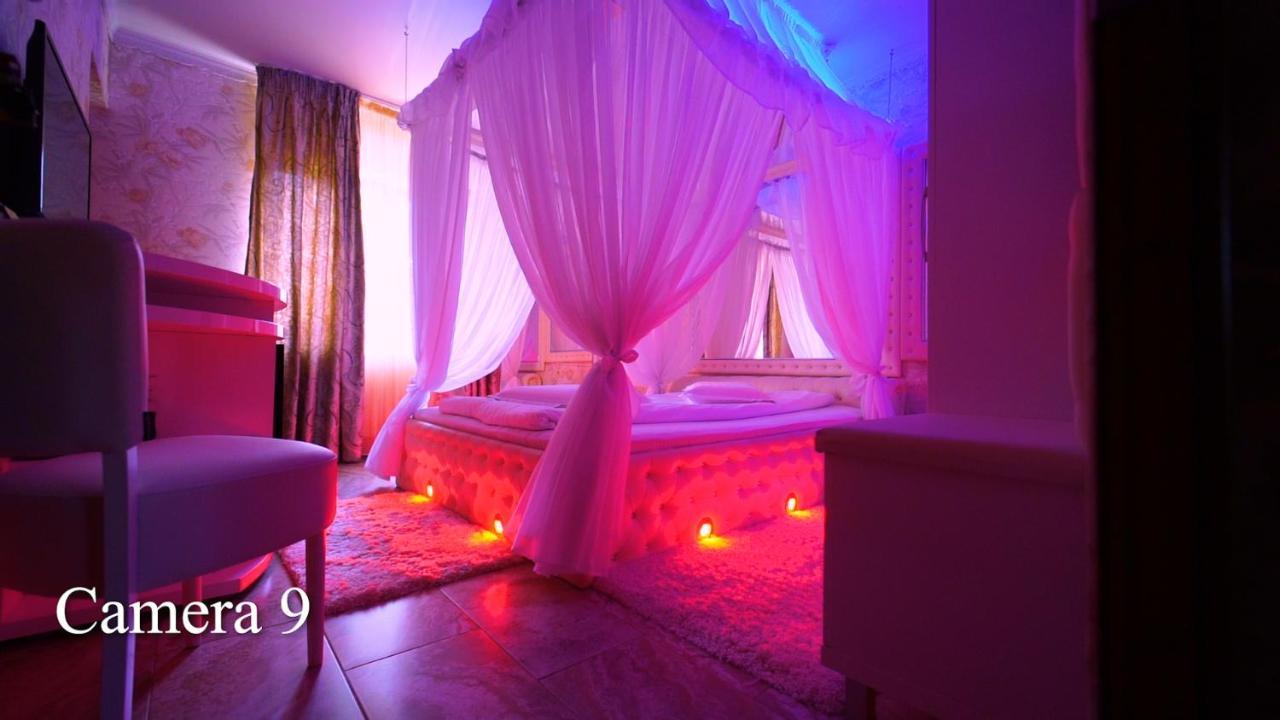 Anadi Hotel Boutique Only Adult ブラショフ エクステリア 写真