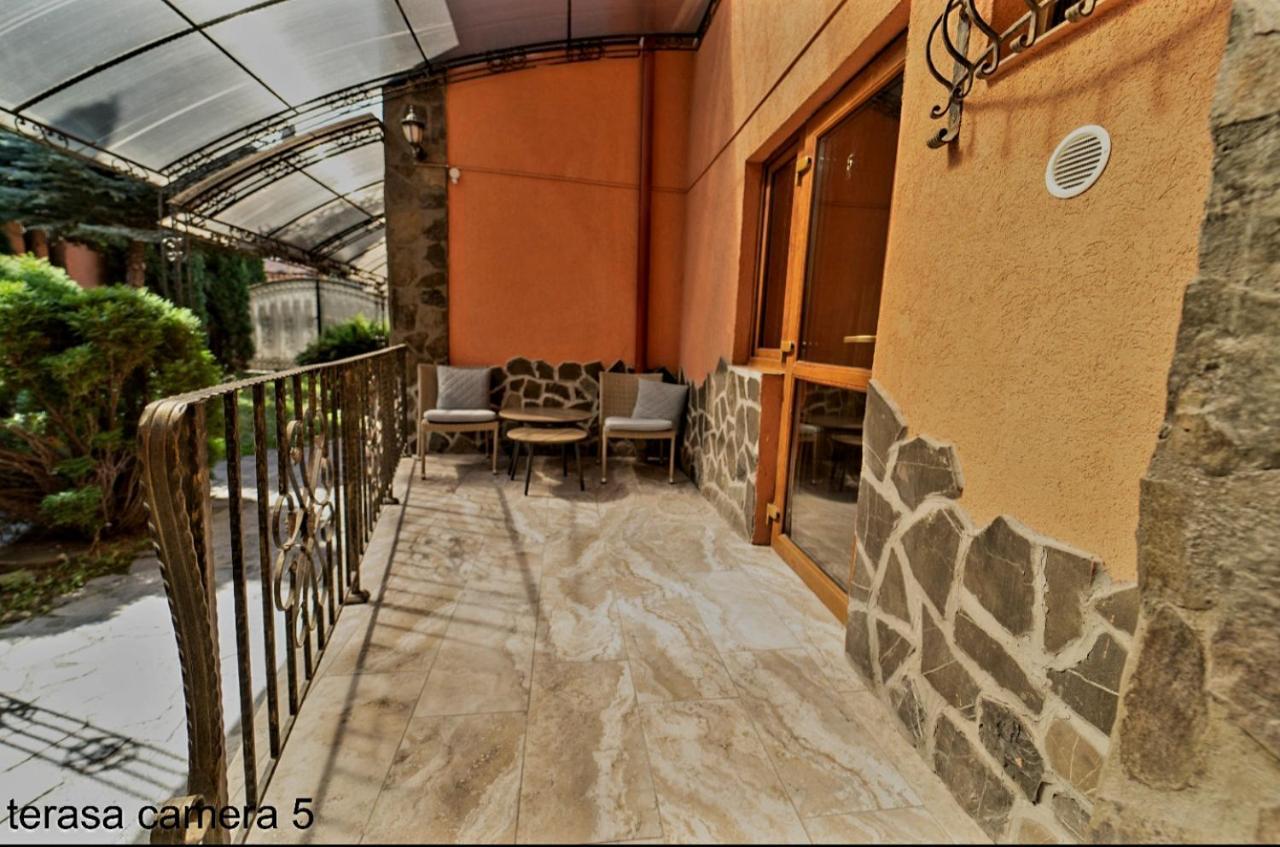 Anadi Hotel Boutique Only Adult ブラショフ エクステリア 写真