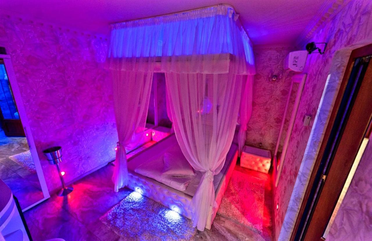 Anadi Hotel Boutique Only Adult ブラショフ エクステリア 写真
