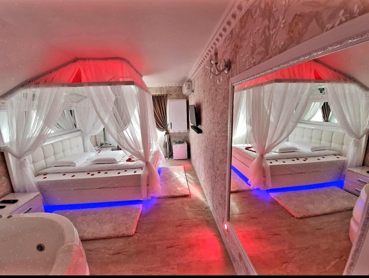 Anadi Hotel Boutique Only Adult ブラショフ エクステリア 写真