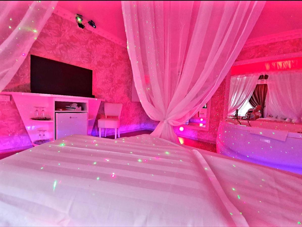 Anadi Hotel Boutique Only Adult ブラショフ エクステリア 写真