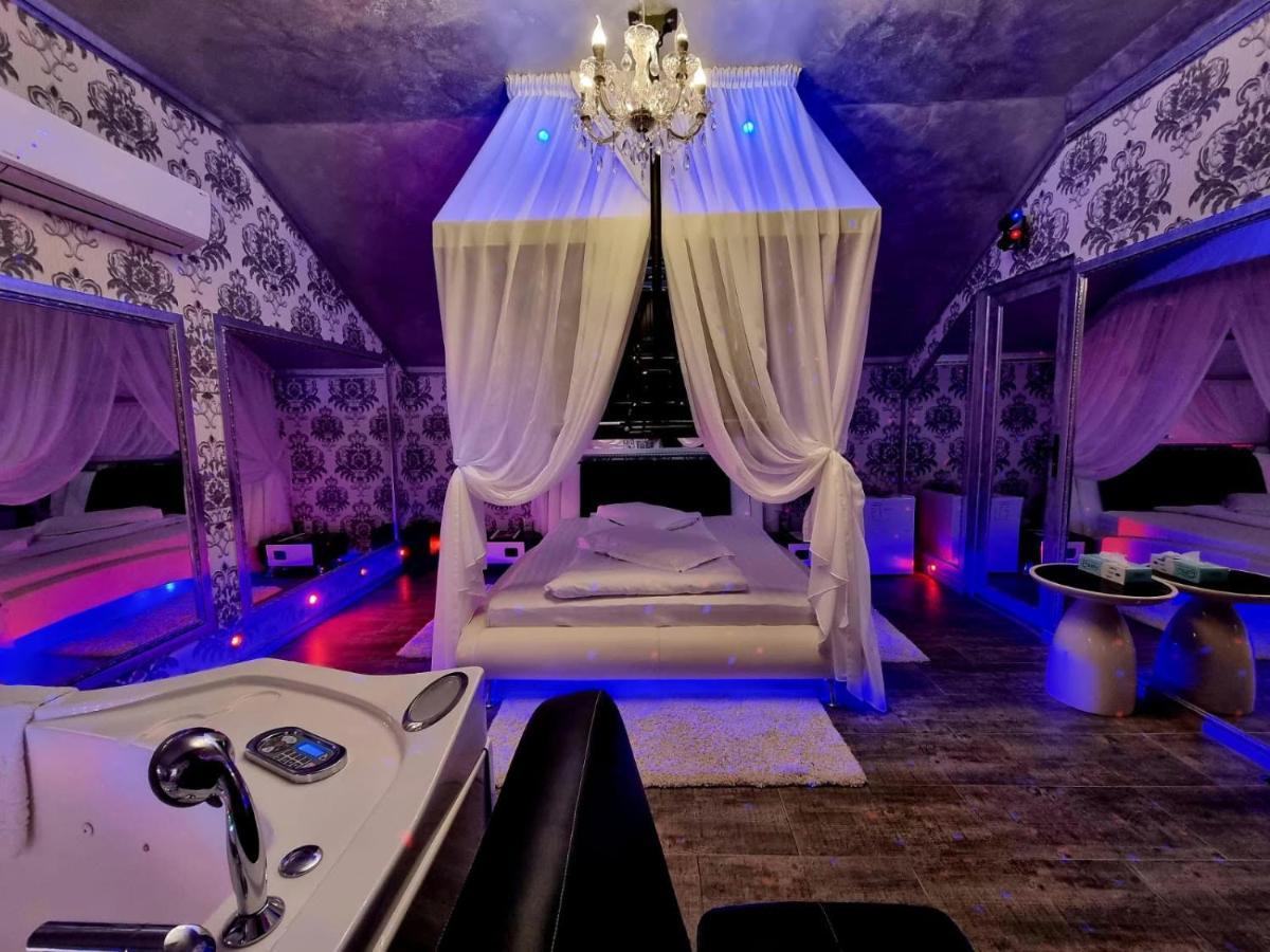 Anadi Hotel Boutique Only Adult ブラショフ エクステリア 写真