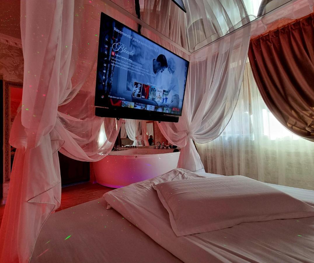 Anadi Hotel Boutique Only Adult ブラショフ エクステリア 写真