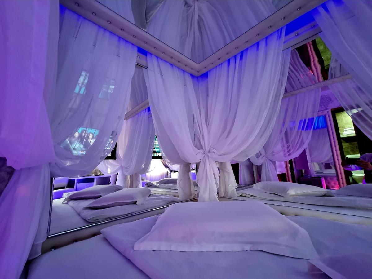 Anadi Hotel Boutique Only Adult ブラショフ エクステリア 写真