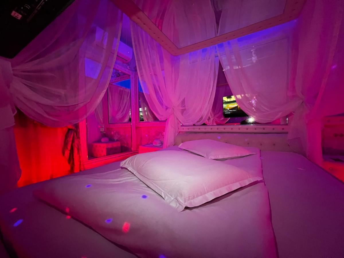 Anadi Hotel Boutique Only Adult ブラショフ エクステリア 写真