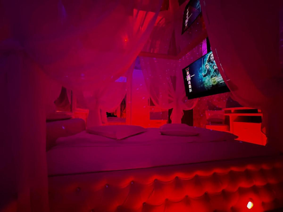 Anadi Hotel Boutique Only Adult ブラショフ エクステリア 写真