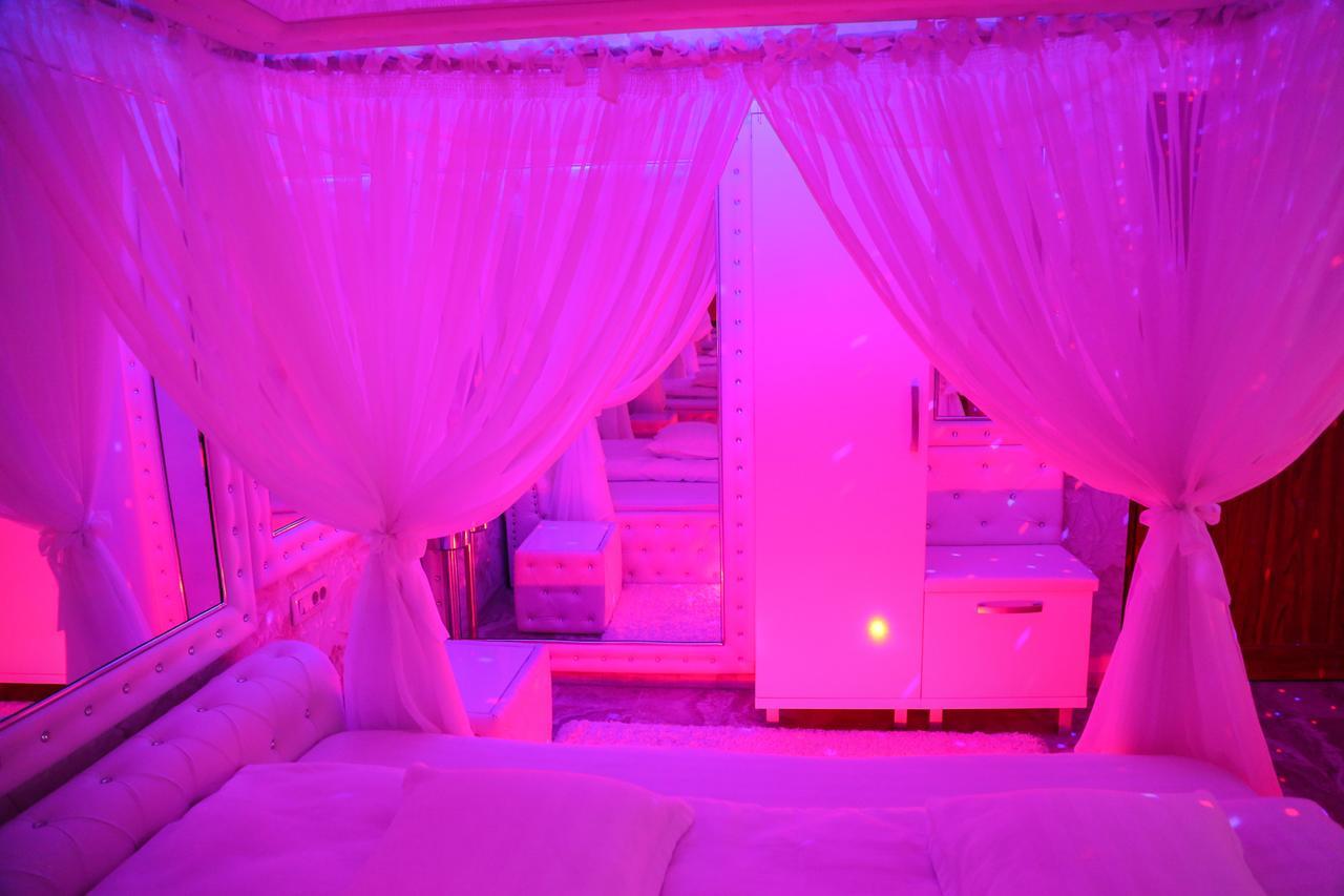 Anadi Hotel Boutique Only Adult ブラショフ エクステリア 写真